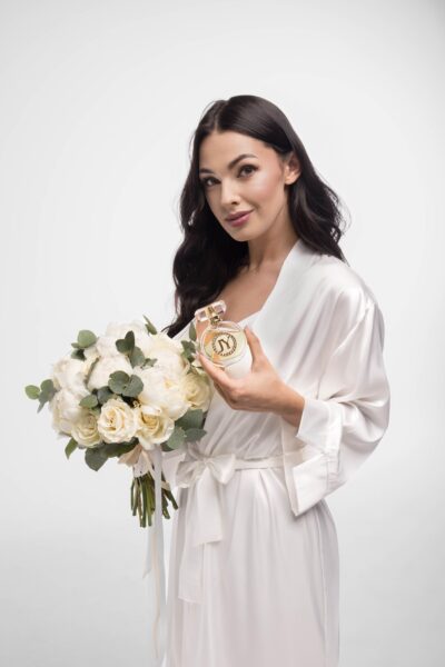 Zestaw Just Married Aura Set - koszulka nocna i szlafrok w kolorze kremowym Just Married, damskie perfumy Empress z feromonami