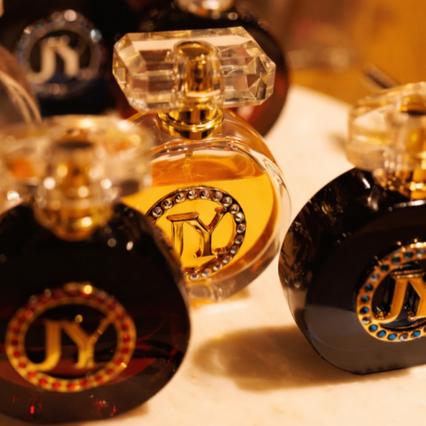 Perfumy z feromonami dla kobiet sukcesu